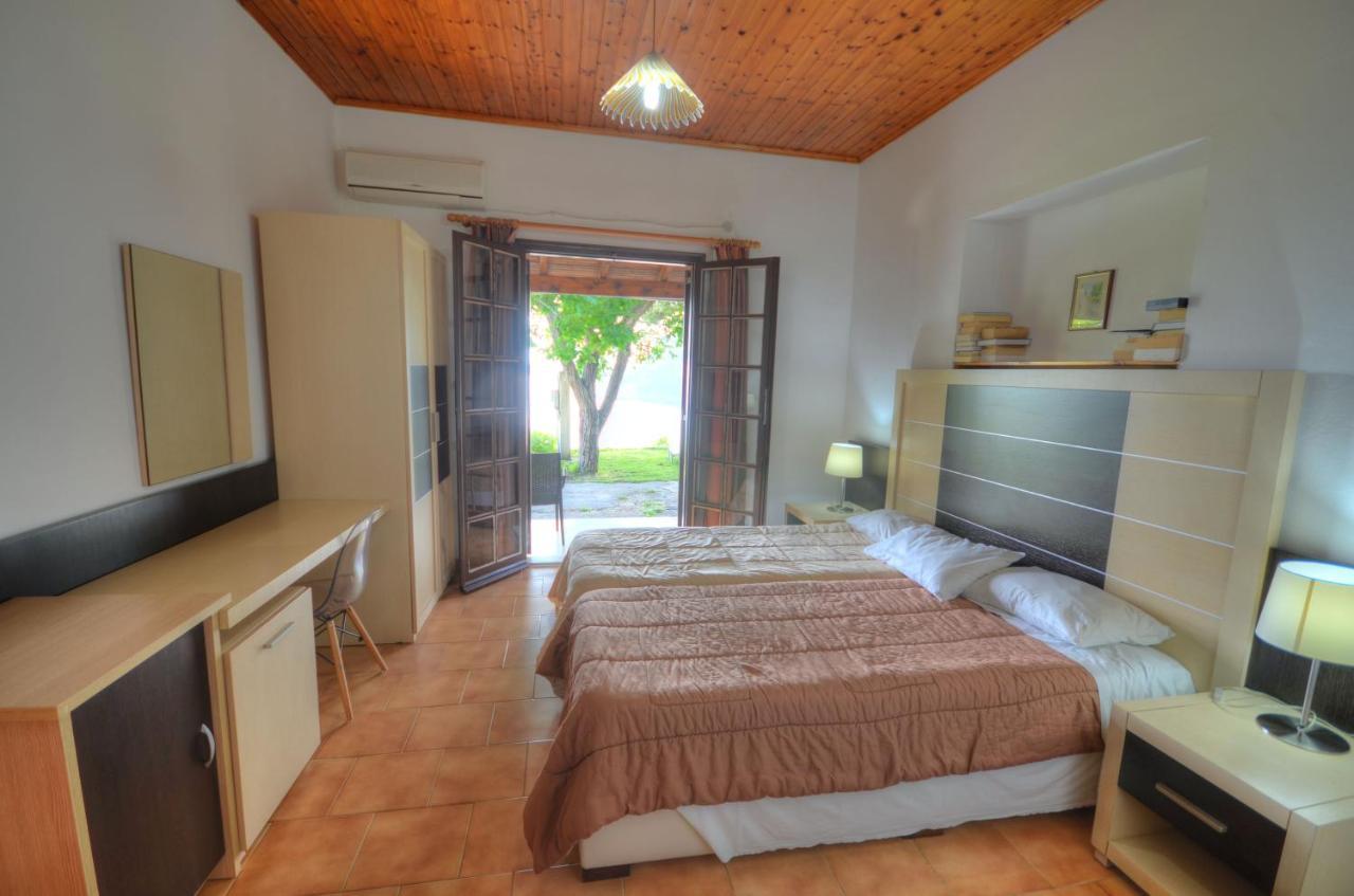 Anna Pension Liapades Exterior foto