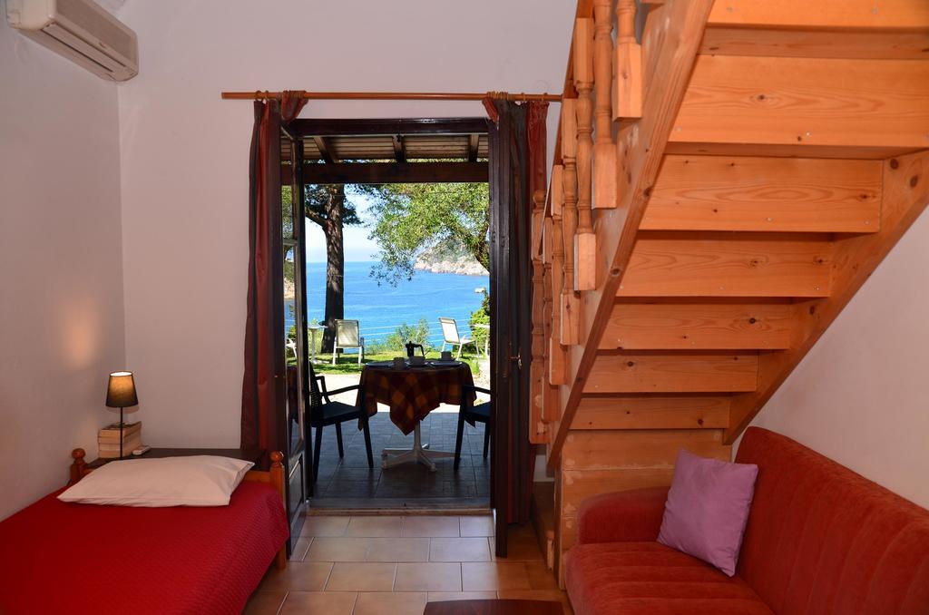 Anna Pension Liapades Exterior foto